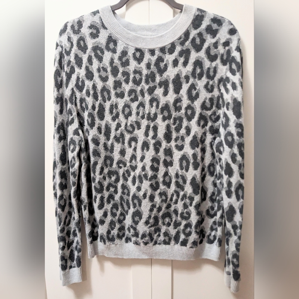 A NEW DAY, Gray and Black, Leopard print Sweater, Size Large.